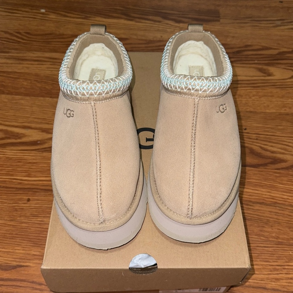 Women Platform Ugg Tasman